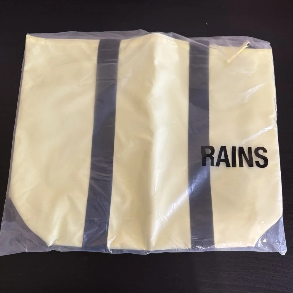 RAINS‎ rush tote bag - waterproof Denmark NWT - commuter new Straw Butter Yellow